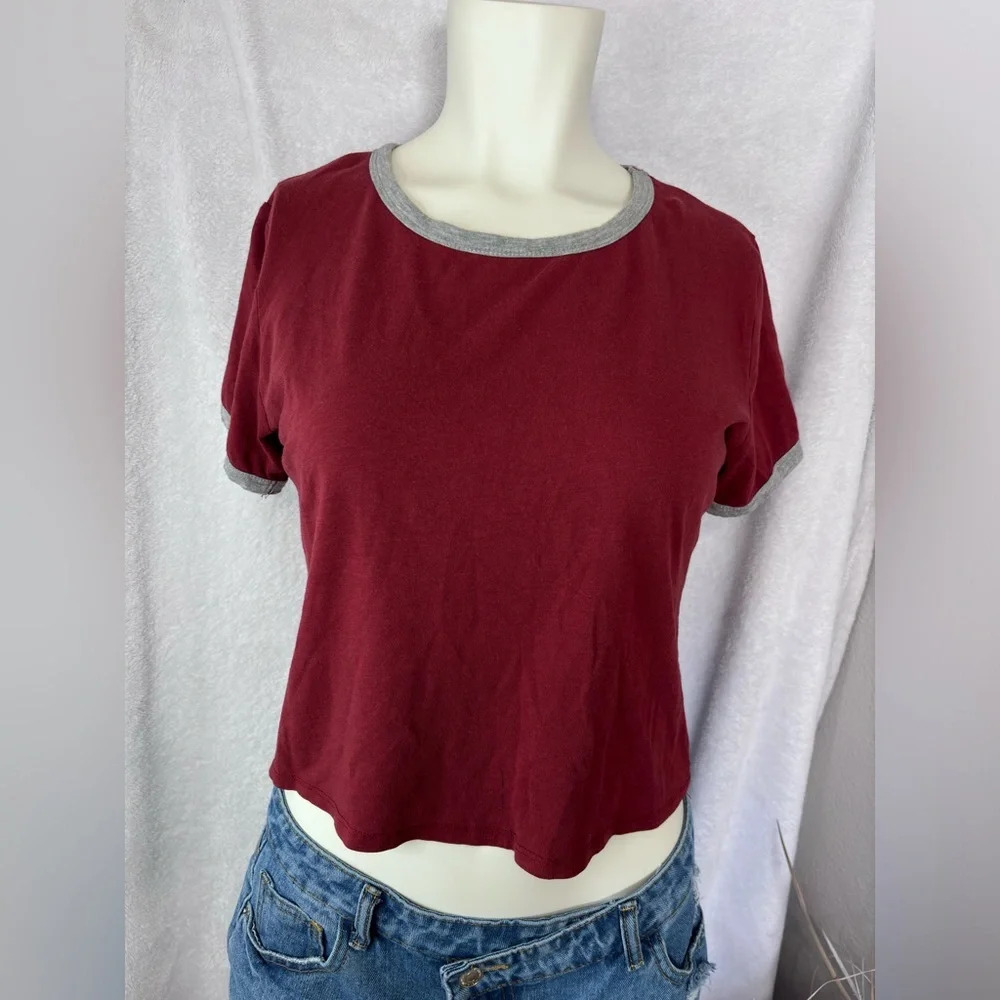 Art & Hips Womens Crop Top T-Shirt Short Sleeve Casual‎ Red Gray Trim M